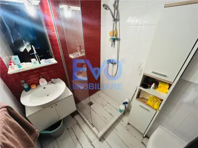 GARSONIERA DE INCHIRIAT, MOBILATA SI UTILATA, AER CONDITIONAT, CENTRU - foto 3