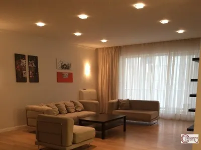 Investitie!Apartament spatios langa parc! - Bucuresti
