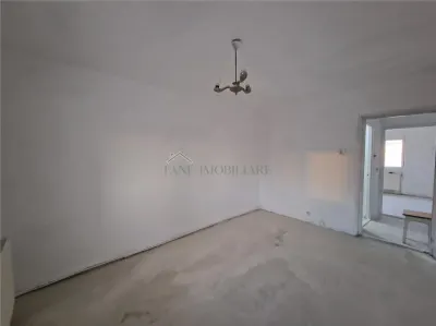Vand apartament 3 camere amvelopat Urziceni Centru - foto 10