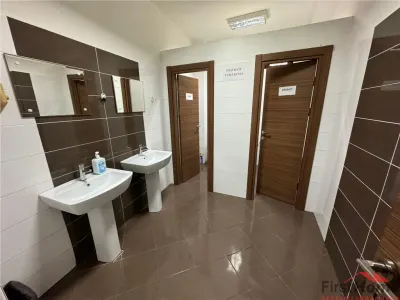 Cladire cu un aspect aparte de inchiriat in Centrul Focsaniului - foto 15