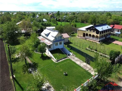 Casa demisol + parter de vanzare in Sat Vadu Rosca - Vulturu - Vadu Rosca