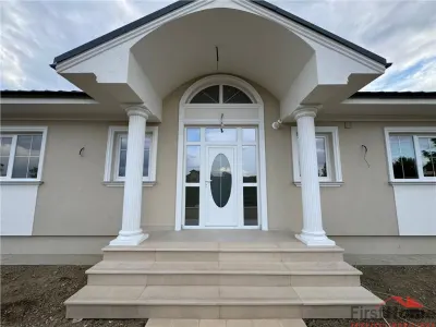 0% Comision! Case noi realizate cu materiale de calitate in Vanatori - foto 2