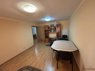 Apartament cu 3 camere de vanzare, zona Quattro. - foto 8