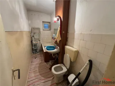 Apartament 3 camere, 70mp, etaj 4/4 cu acoperis, zona Casa de Cultura - foto 8