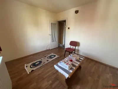Apartament cu 4 camere de vanzare, zona liceul Pedagogic - foto 3