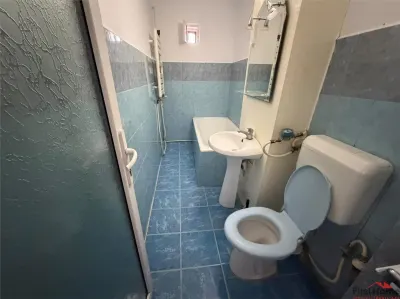 Apartament 2 camere,  58 mp, etaj 3 cu acoperis, zona Scoala 2 - foto 11