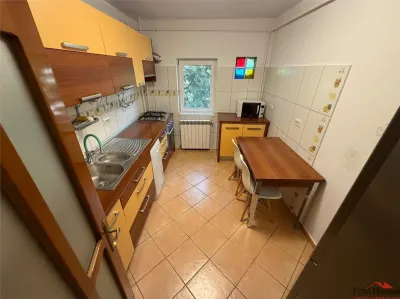 Apartament 4 camere,mobilat si utilat,etaj 3, zona Pompieri - Focsani