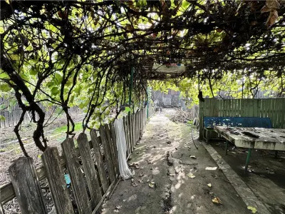 Casa de vanzare în zona linistita - foto 4