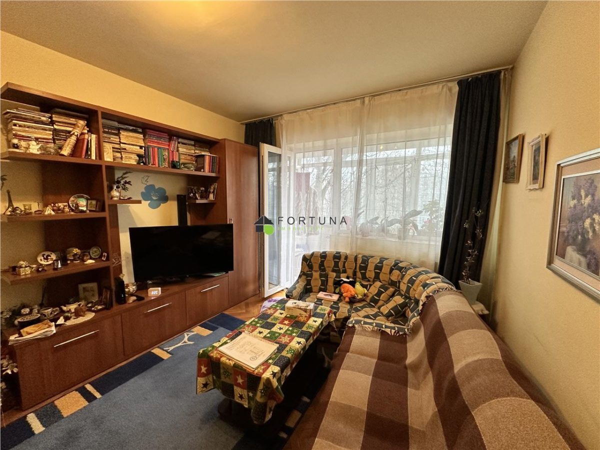 Apartament 2 camere de vânzare - zona Democratiei - Ploiesti
