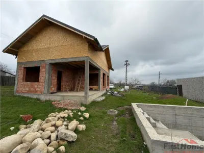 Casa la rosu din caramida de vanzare in comuna Carligele - foto 3