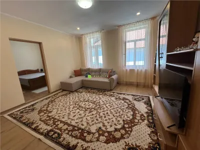 Casa cocheta, 2 camere mobilata si utilata, Centrul Istoric - foto 2