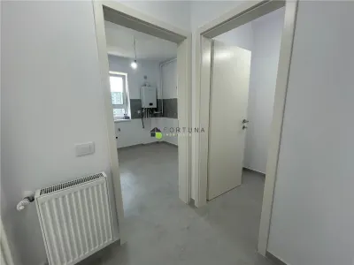 Garsoniera spatioasa, nemobilata, bloc nou Tractorul - foto 4