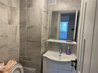 Apartament 3 camere , zona centrala Capela Militara , decomandat , renovat complet, liber - foto 12