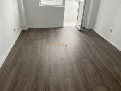 Apartament 3 camere , zona centrala Capela Militara , decomandat , renovat complet, liber - foto 7