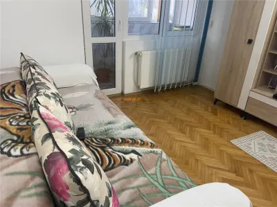 Apartament 3 camere , zona cartier Sud ,et 2/4 , decomandat , imbunatatit - foto 4