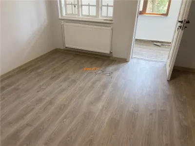 Casa in Focsani de inchiriat renovata integral , zona Bdul Independentei,posibilitate birouri , saloane de infrumusetare - foto 7