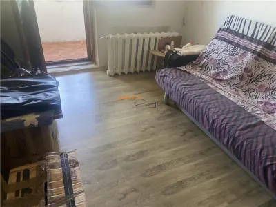 Apartament 2 camere , zona Liceul Economic , 56 mp , decomandat - foto 5