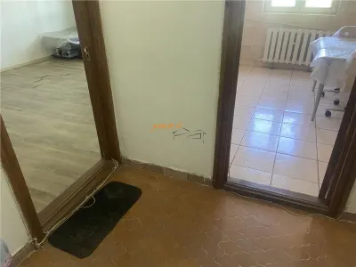 Apartament 2 camere , zona Liceul Economic , 56 mp , decomandat - foto 8