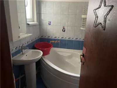 Apartament 4 camere , zona cartier Sud , et 2/4 , 56 mp - foto 6