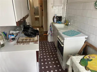 Apartament 3 camere , zona Scoala nr 10 , et 7/8 , decomandat , liber - foto 9