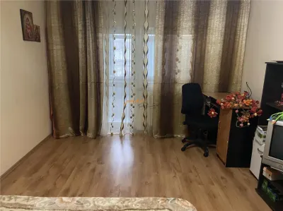 Apartament 2 camere ,56 mp, zona Longinescu , decomandat, imbunatatit , liber - Focsani