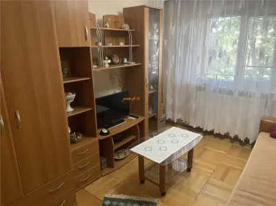 Apartament 3 camere in Focsani , zona centrala, et 2/4 , decomandat , 77 mp , liber , mobilat - foto 5