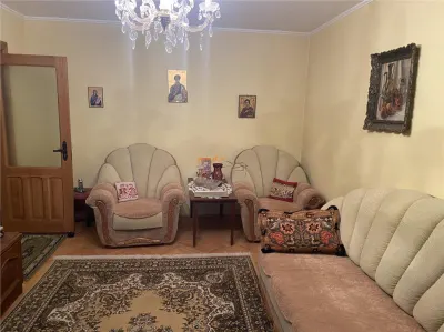 Apartament 3 camere , zona 2 Stejari , et 1/3 , 84 mp , decomandat , mobilat - foto 3