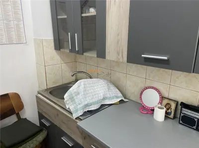 Apartament 2 camere , cartier Gara , et 1/4 , curat , liber ,mobilat - foto 7