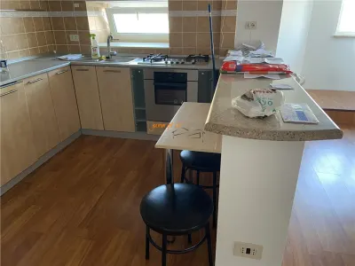 Apartament 4 camere transformat in 3 camere , zona ultracentrala Piata Moldovei , et 1/4 , 92 mp , imbunatatit - foto 2