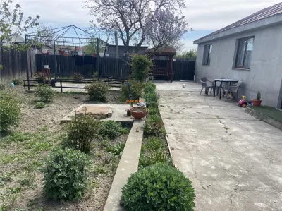 Casa de vanzare in sat Jorasti , suprafata 107 mp , teren 913 mp , imbunatatita , mobilata , - Jorasti