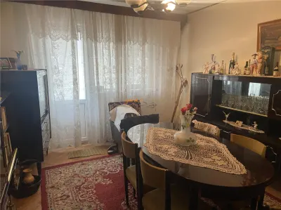 Apartament 3 camere , zona Politia Judeteana Focsani, et 1/4 , 71 mp , decomandat , mobilat - foto 14