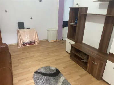 Apartament 2 camere , cartier Sud , et 2/4 , centrala termica proprie , mobilat - foto 3