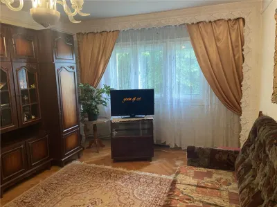 Apartament 3 camere , zona ultracentrala (Casa de Pensii ) , decomandat ,72 mp , mobilat, liber - Focsani