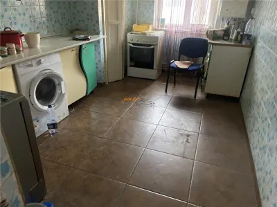 Apartament 4 camere , zona cetrala - Teatru Focsani ,123 mp , decomandat , liber - foto 17