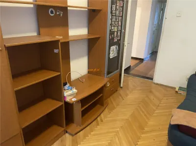 Apartament 4 camere , zona cetrala - Teatru Focsani ,123 mp , decomandat , liber - foto 6