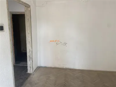 Apartament 3 camere , zona Longinescu - Gara , decomandat 70 mp , centrala termica , liber - foto 7