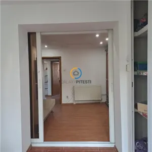Apartament trei camere Fratii Golesti S-uri, etaj intermediar - foto 4