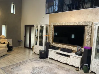 Casa de vanzare in Focsani , parter si mansarda ,suprafata utila de 173 mp, teren  100mp - foto 2