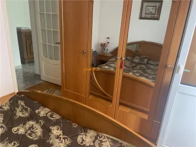 Apartament 4 camere , zona centrala -2 Stejari , decomandat , imbunatatit , mobilat - foto 15
