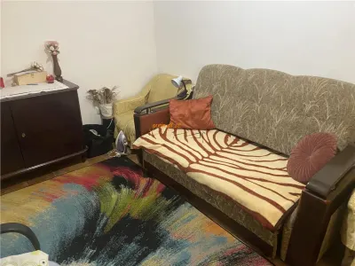 Apartament 3 camere ,zona Politia Judeteana Focsani , et 1/3 , decomandat - foto 9