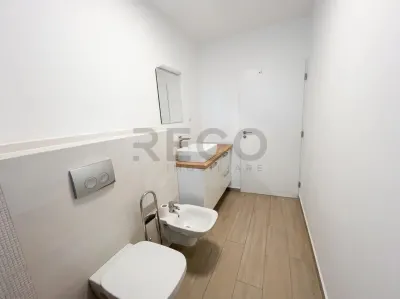 RECO Casa de inchiriat pentru birouri / spatiu de locuit in Oradea- 5 minute de centru - foto 2