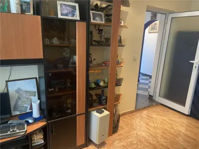 Apartament 2 camere , zona centrala Casa de Pensii Focsani,, 54 mp  , imbunatatit - foto 2
