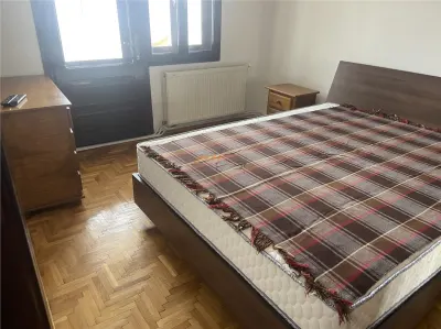 Apartament 3 camere , zona supermarket Lidl (fosta Autogara ) , et 1/3 , decopmandat , 83 mp , partial mobilat , renovat , liber - foto 9