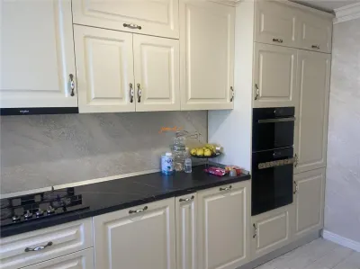Apartament 4 camere , zona ultracentrala , suprafata de 100 mp , renovat  modern si mobilat integral - foto 14