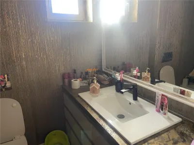Apartament 4 camere , zona ultracentrala , suprafata de 100 mp , renovat  modern si mobilat integral - foto 21