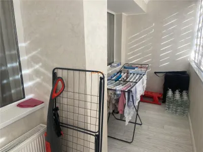 Apartament 4 camere , zona ultracentrala , suprafata de 100 mp , renovat  modern si mobilat integral - foto 5