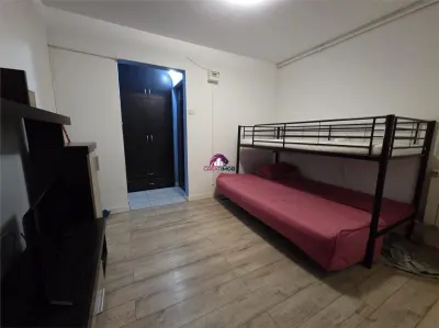 Garsoniera de inchiriat - foto 1