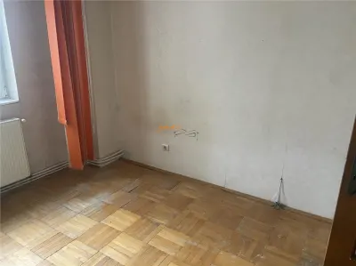Apartament 3 camere , et 2/3,decomandat , 94 mp , centrala termica proprie - foto 7