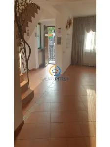 Vila egantă de inchiriat în Centru ideală pentru cabinete, birouri și activități comerciale - Pitesti