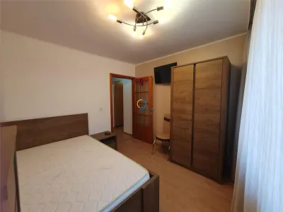 Vânzare apartament 4 camere Trivale - foto 3